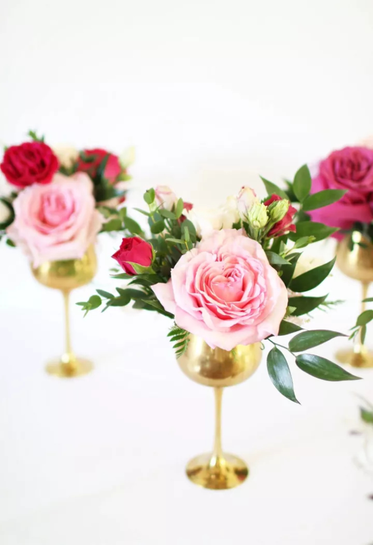 优雅又热情的粉红系花艺布置，让我们的宴会美起来！