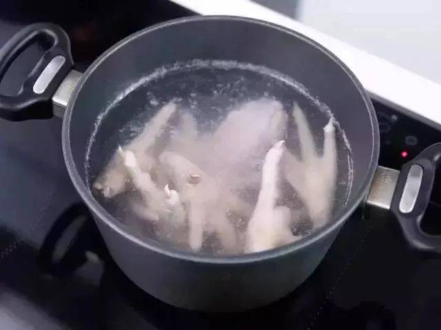 章鱼鸡爪汤