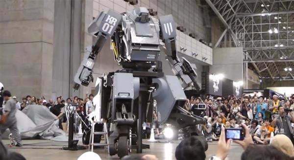 中国“大圣号”战斗机甲身怀绝技：或PK美国巨型机器人