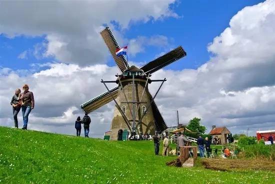 荷兰风车故事 是一首随风起舞的乡村民谣