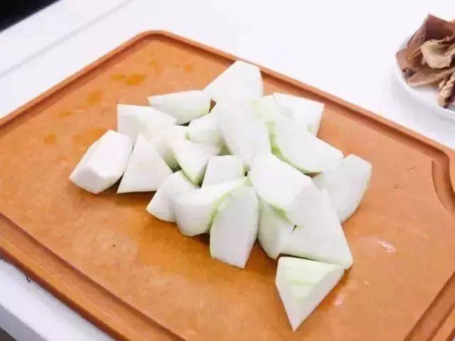 章鱼鸡爪汤