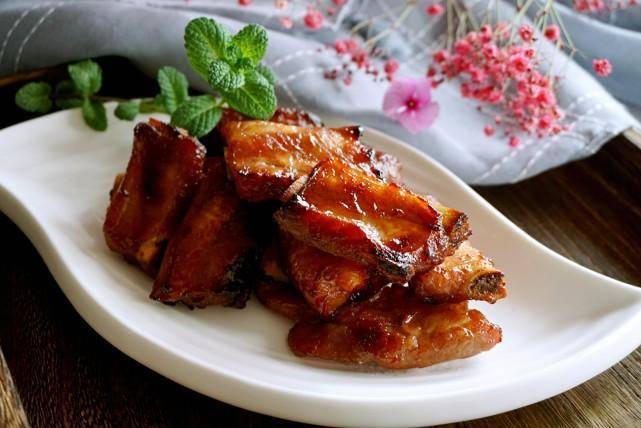 排骨轻食新做法,不放一滴油,不等主食上桌就直接被抢光 排骨轻食新做法,不放一滴油,不等主食上桌就直接被抢光