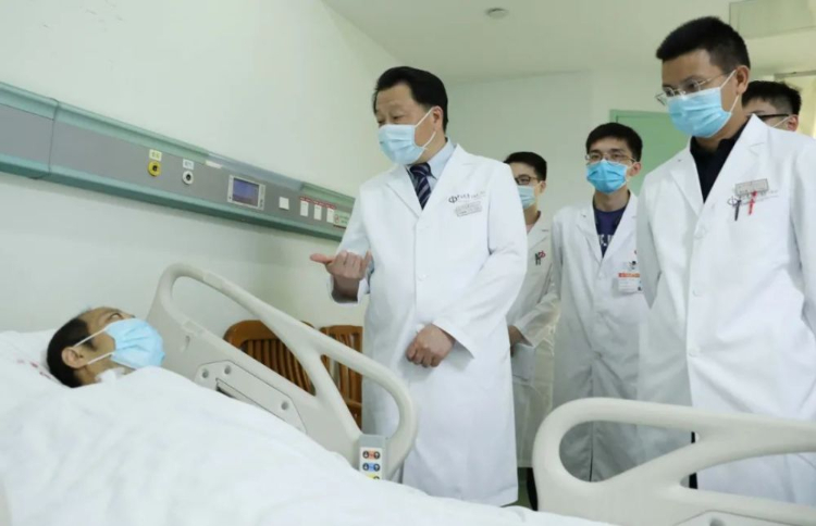 何晓顺教授:我的战场在手术室 何晓顺教授:我的战场在手术室