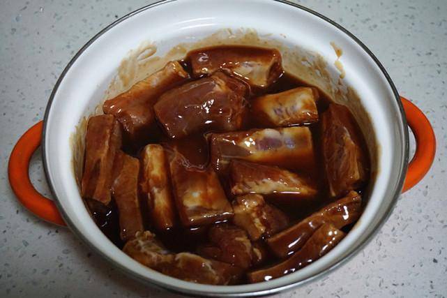 排骨轻食新做法,不放一滴油,不等主食上桌就直接被抢光 排骨轻食新做法,不放一滴油,不等主食上桌就直接被抢光