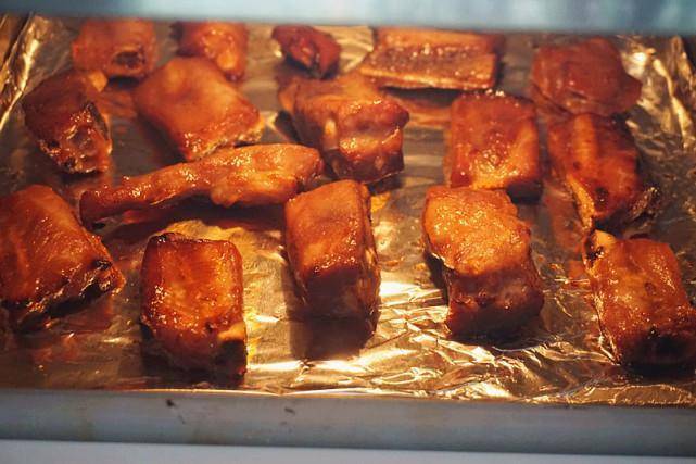 排骨轻食新做法,不放一滴油,不等主食上桌就直接被抢光 排骨轻食新做法,不放一滴油,不等主食上桌就直接被抢光