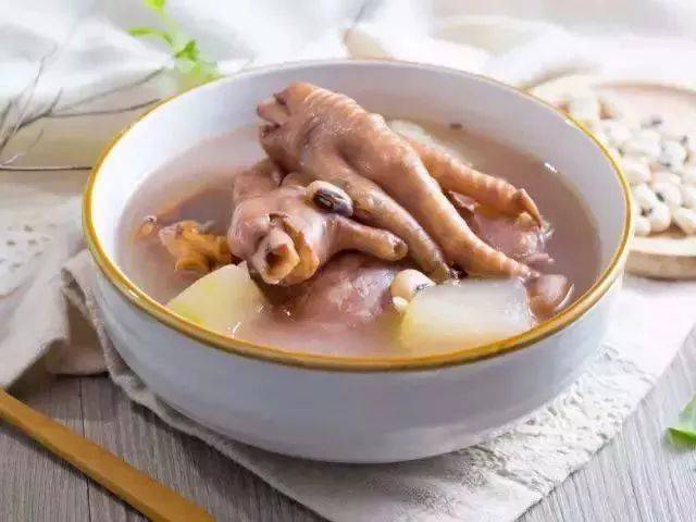 章鱼鸡爪汤