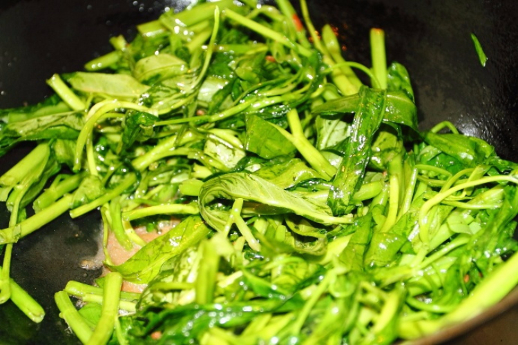 空心菜这么做,风味独特,几天不吃就馋,炒一盘成本不到3元 空心菜这么做,风味独特,几天不吃就馋,炒一盘成本不到3元