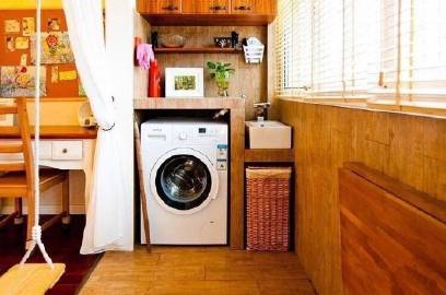 装修设计时，洗衣机放阳台是一个不错的选择，这里给大家推荐几种做法！